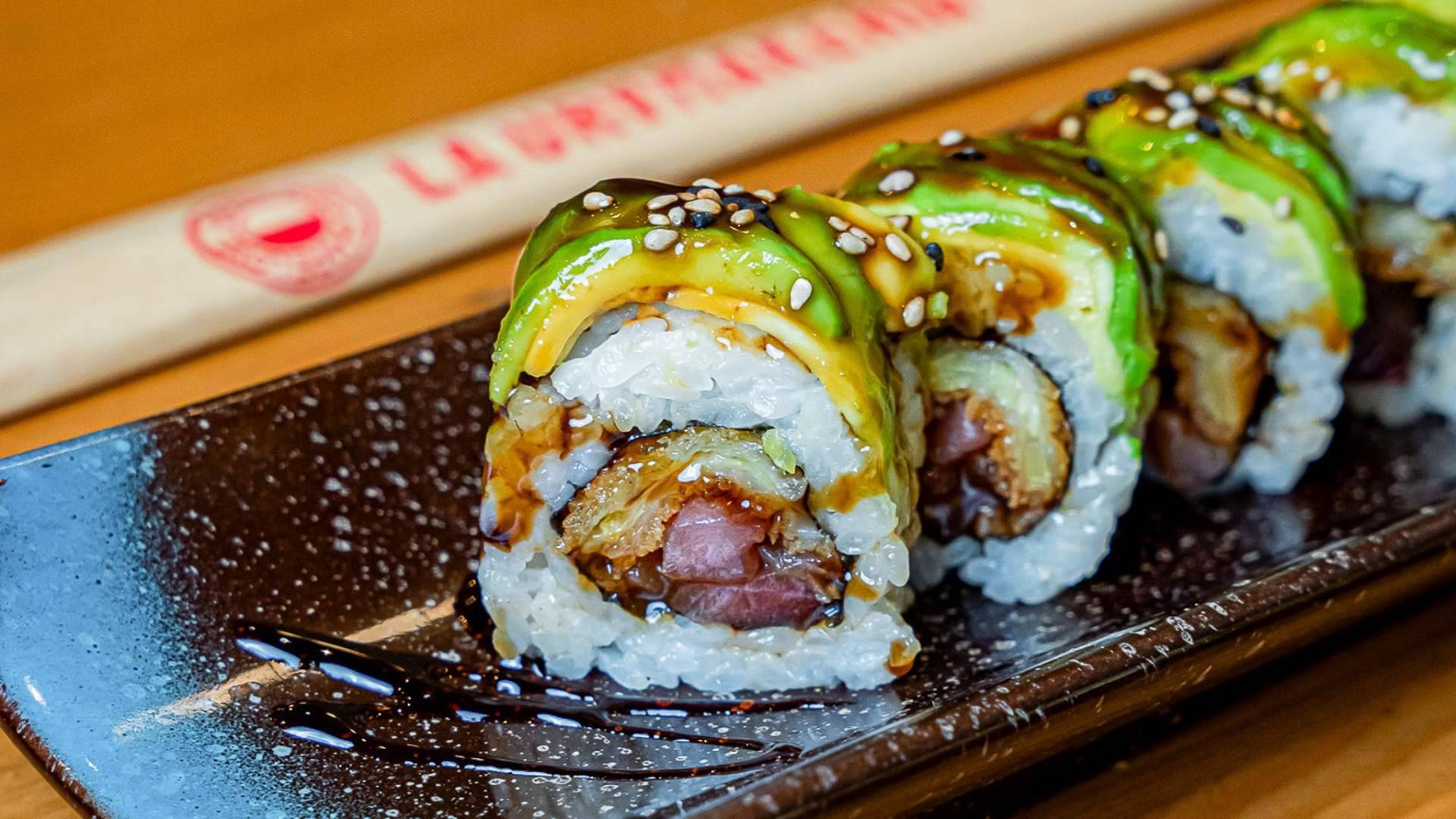 La Uramakeria afianza su crecimiento con sushi urbano, delivery y una carta de casi 100 referencias