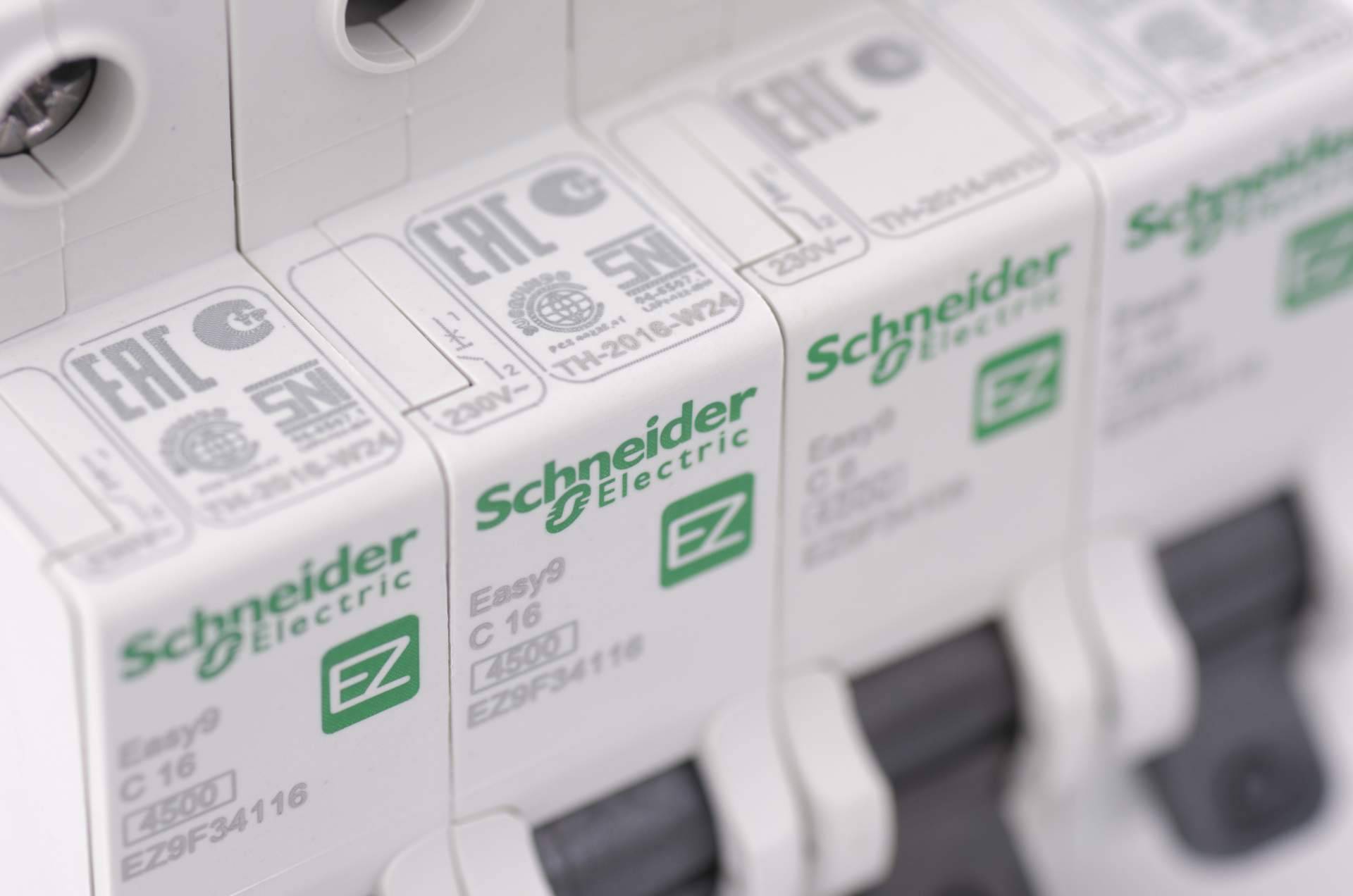 Cadenza Electric facilita la compra de material eléctrico profesional con envíos rápidos en toda España