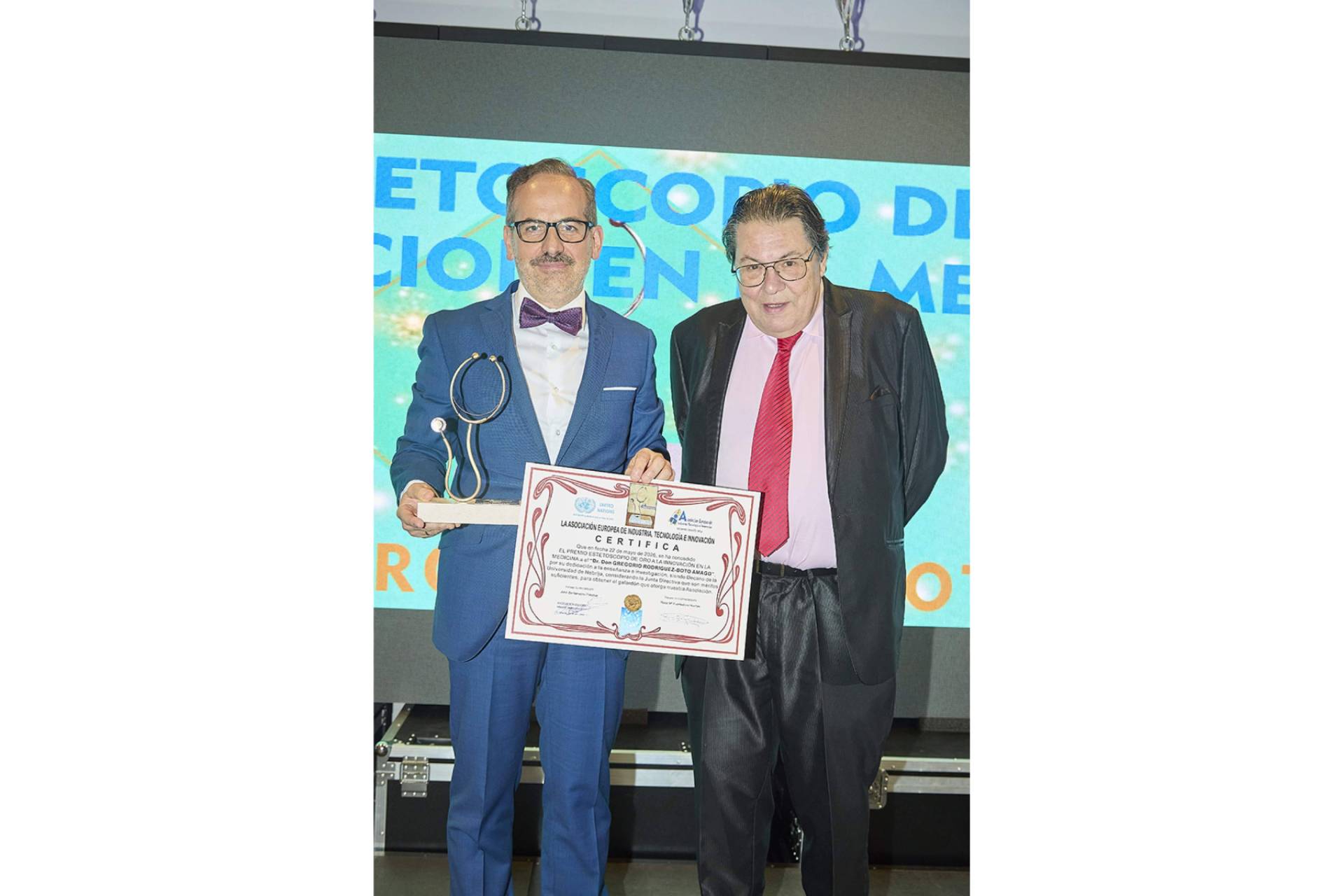El doctor D. Gregorio Rodríguez-Boto Amago recibe el premio Estetoscopio de Oro a la Innovación en la Medicina